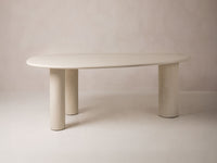 Mel spisebord – 200 cm offwhite mikrocement-look, organisk form