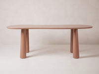 Pablo spisebord – 200 cm organisk form i amber-brun MDF