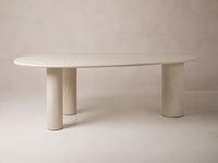 Mel spisebord – 200 cm offwhite mikrocement-look, organisk form