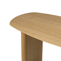 Oriento skrivebord – 120 cm med naturlig eikefinér og skulpturelle ben