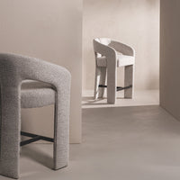Castelo barstol – buet design i beige/grå tekstil med armlener