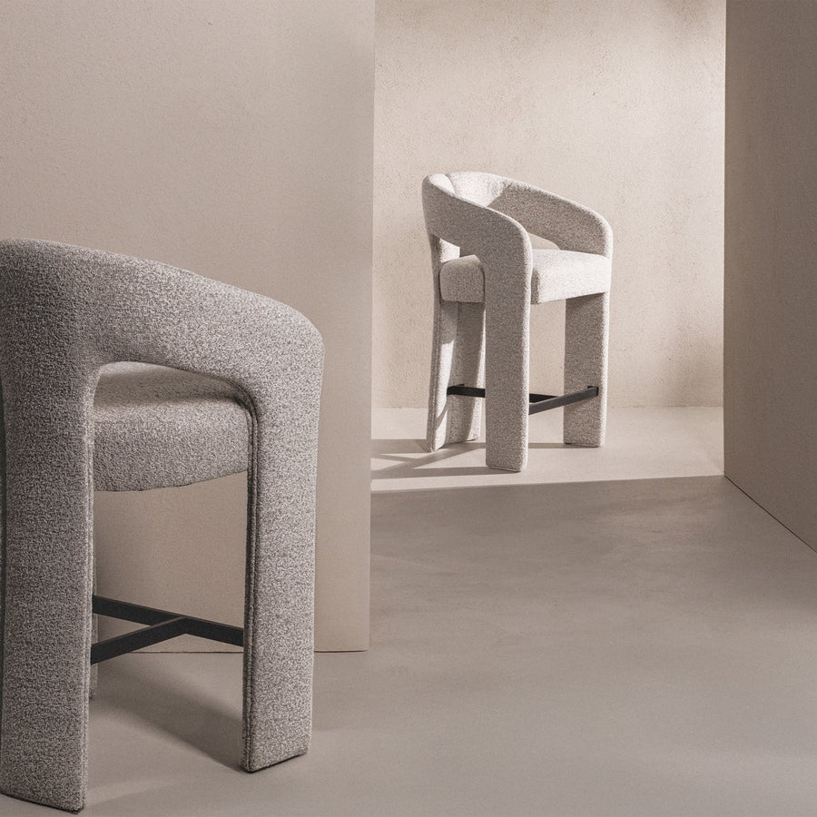 Castelo barstol – buet design i beige/grå tekstil med armlener