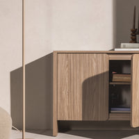 Moku kommode – 2 dører, perleeik, avrundede fronter