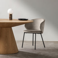 Adrano spisestol – beige velour og svarte metallben