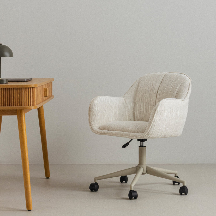 Almeria 9-246 – Svingstol i cream/beige med justerbar høyde og moderne komfort