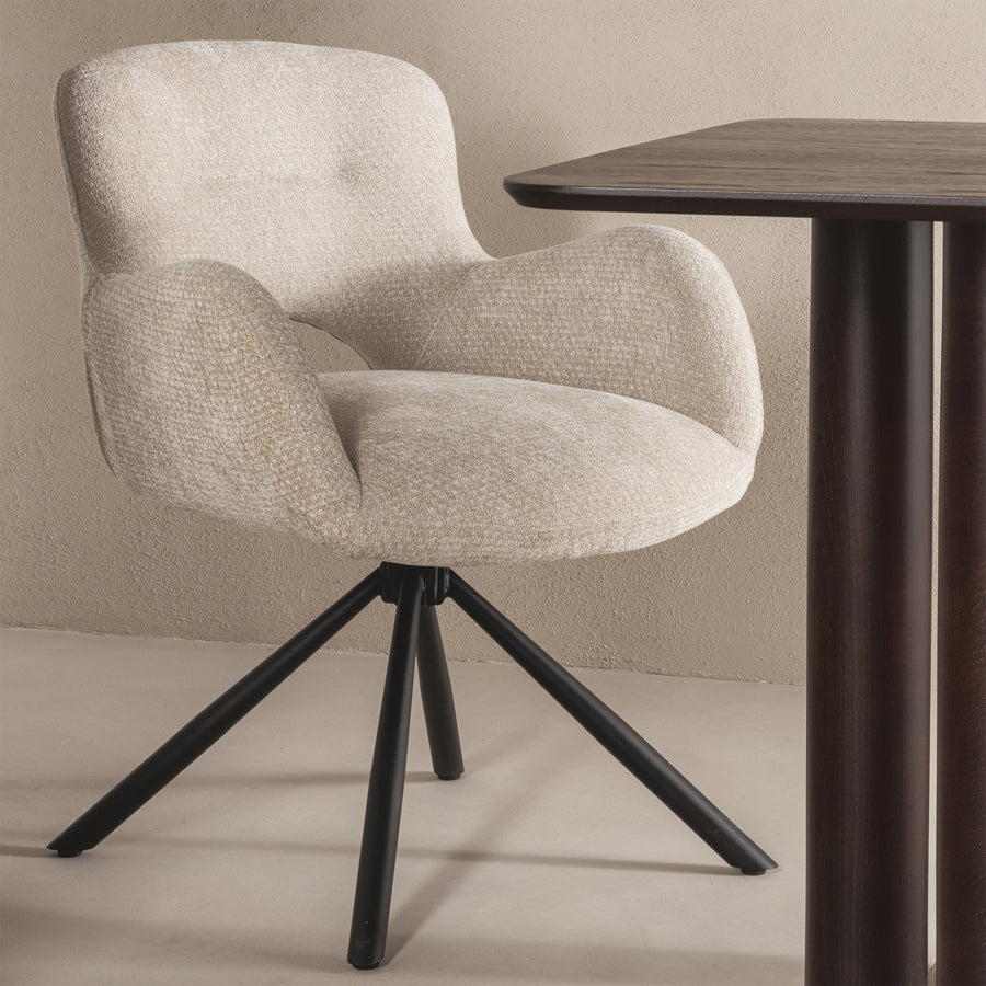 Svingstol Luka – lys beige / svarte ben (sett med 2 stk.)