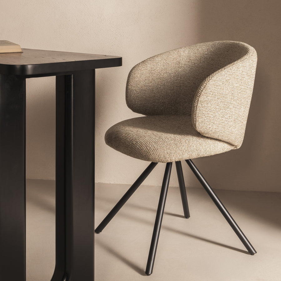 Svingstol Pearl – mokka / svarte ben (sett med 2 stk.)