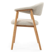 Capri spisestol – lys beige stoff med ben i heltre eik