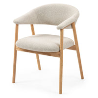 Capri spisestol – lys beige stoff med ben i heltre eik