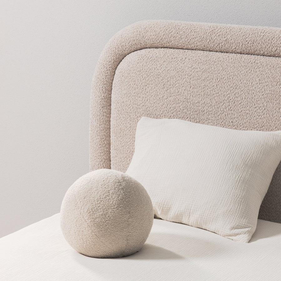 Ovoid – Kontinentalseng i Beige med buet design