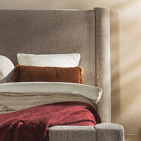 Zeni seng 160×200 – beige chenille med oppbevaring og høy gavl