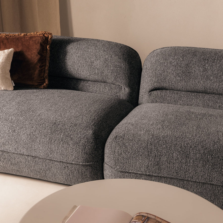 Luvio 4-seters sofa – grå chenille med myke, avrundede former