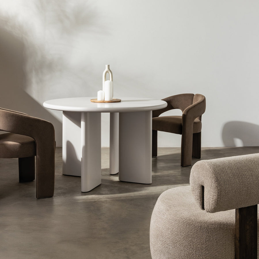 Poem – Elegant rundt spisebord i beige keramikklook