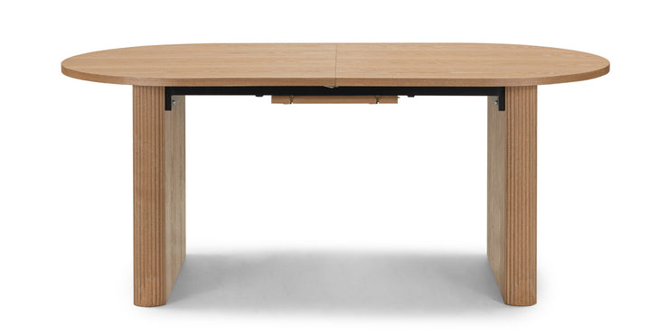 Inari spisebord – Ovalt, uttrekkbart 180–220 cm, naturlig finér