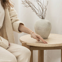 Sofabord  MEDLEY 50×50 cm Travertine og ask