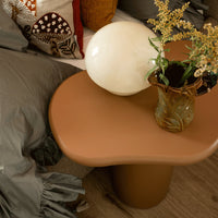 Monaco GL-ST002 – Sidebord i cynamone-finér med moderne buet base