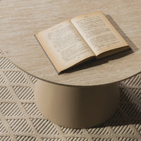 Sofabord Sakala ll – travertin-effekt / beige / rund, 60 cm