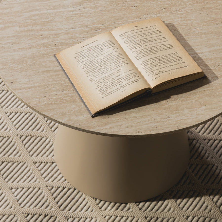 Sofabord Sakala ll – travertin-effekt / beige / rund, 60 cm