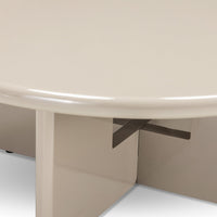 Vinto UCT24037 – Salongbord i glossy beige med skulpturelt uttrykk