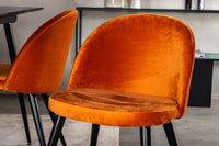 Spisegruppe 120 x 80 + 2-pakk spisestoler – svart og rustoransje