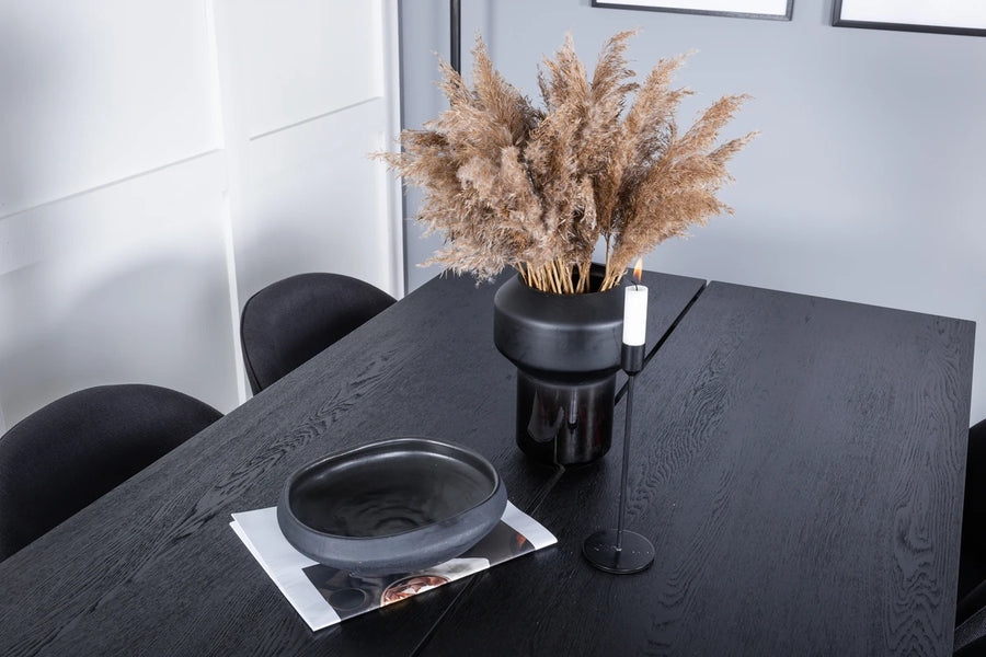 Spisegruppe Sleek & Velvet 195 x 95 + 2-pakk spisestol – svart