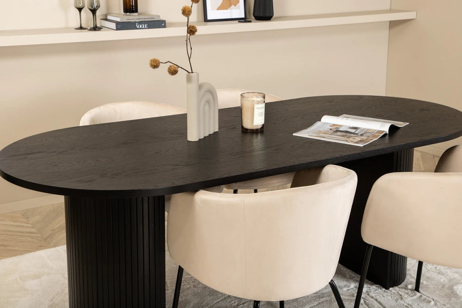 Spisegruppe Berit & Bianca + Ovalt 200 x 90 – beige og svart