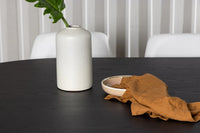 Spisegruppe Bootcut & Night Oval 230 x 115 + spisestol 2-pakk – svart og hvit