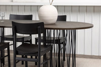 Spisegruppe oval 220 x 100 med 2-pakk spisestoler – svart og mokka