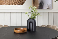 Spisegruppe Limhamn & Bootcut med runde spisebord ⌀110 – beige og svart