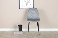 Spisegruppe Sleek & Polar 195 x 95 med 2-pakk spisestoler – svart og grå