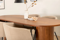 Spisegruppe Berit & Bianca + Ovalt 200 x 90 – beige og valnøtt
