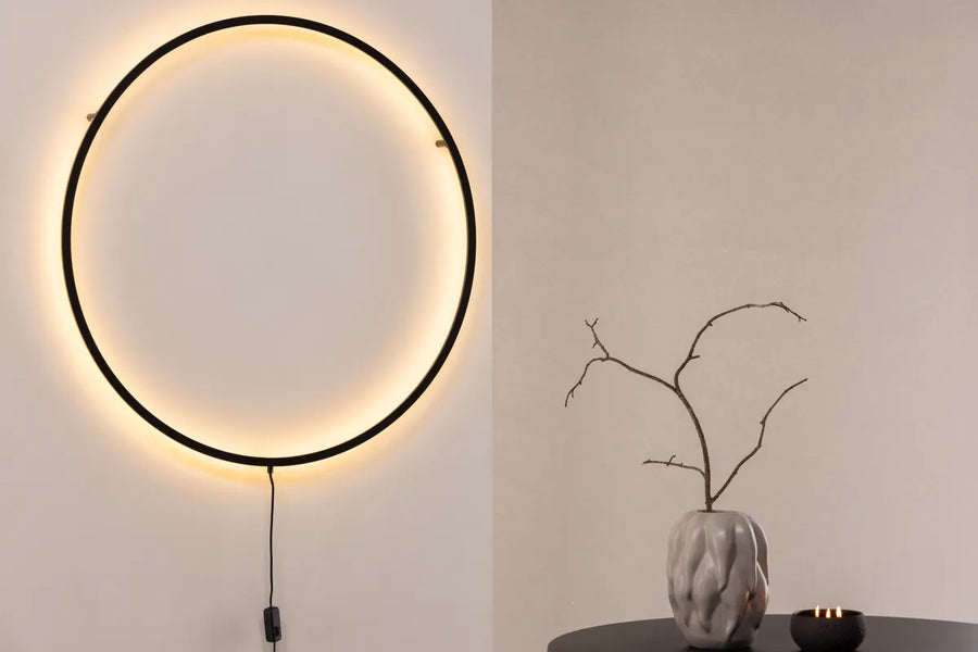 Vegglampe Sörmjöle x Josefin Lustig – svart