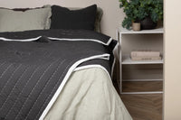 Overkast Juni 150 x 250 – antrasitt