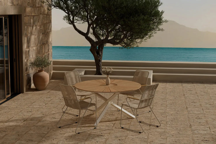 Spisebord rundt Ø140 – natur og beige